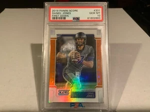 2019 Score Football FIRST DOWN Rookies #331 Daniel Jones /10 RC PSA 10 POP 3 - Picture 1 of 2