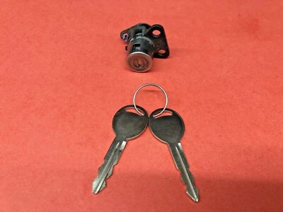 SE ADAPTA A 05-10 DODGE CHRYSLER JEEP MOPAR FL CERRADURA PUERTA CILINDRO 2 LLAVES USADO 5139099AA Foto 1 de 3