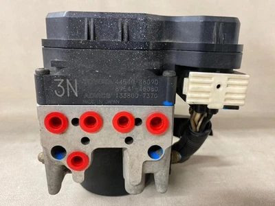 2004-2007 年丰田 Highlander 防锁制动泵 ABS 模块组件 FWD 原始设备制造商 — 第 1/4 张图片