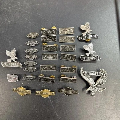 Lote de 27 prendedores de rally de moto Sturgis 1979-1994. Harley motocicleta Daytona  Foto 1 de 4
