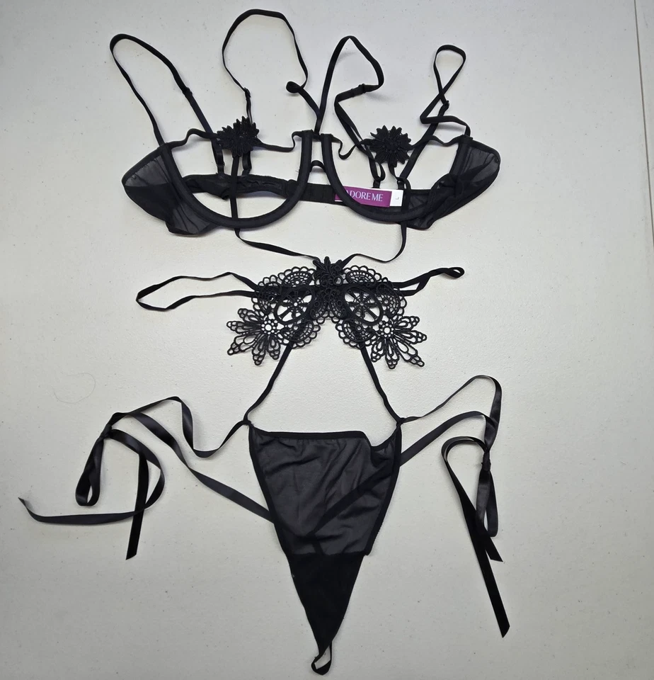 Sujetador Adore Me Mujer Grande Negro Sashey Arnés Con Aros Encaje Lazo Una Pieza Foto 1 de 4