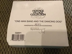 Dept 56 ~ Serie Heritage Village ~ One Man Band e il cane danzante ~ #58891 ~ Nuovo con scatola - Foto 1 di 3