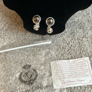 NEW Premier Designs Clip and Post Hematite Earrings - Picture 1 of 3