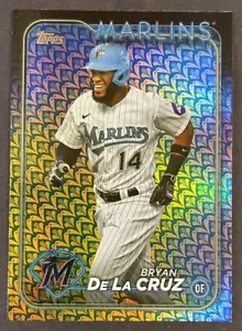 2024 Topps Serie 1 Bryan De La Cruz Variación de Vacaciones #215 - Imagen 1 de 2