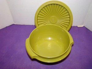 Tupperware Vintage #1323 Olive Green with Lid Small Storage Bowl. -EUC - Picture 1 of 3