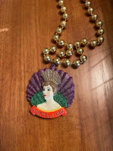 Krewe of Iris Float Bead QUEEN New Orleans Mardi Gras - Picture 1 of 1