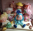 LOT OF VINTAGE STRAWBERRY SHORTCAKE & FRIENDS DOLLS