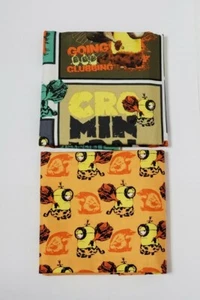 (2) CRO MINION CAVEMAN DESPICABLE ME FAT QUARTTERS - BAUMWOLLE ZUM QUILTEN - MINIONS - Bild 1 von 1