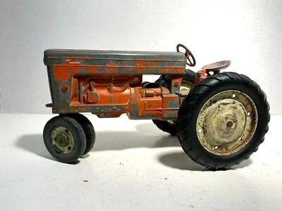 Vintage True Scale  International Farm Tractor  Die-Cast  1/16  - Image 1 of 4