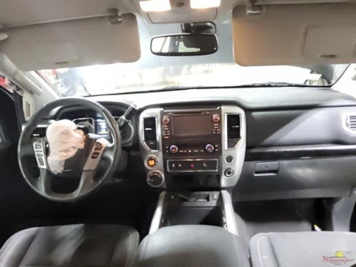 Controles de temperatura Nissan Titan 2018 - Imagem 1 de 4
