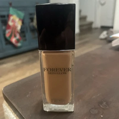 New Dior Forever Skin Glow 24H Wear Radiant Foundation -  Shade 4N - Image 1 of 2