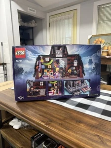 LEGO 76781 Wednesday & Enid's Dorm Room Building Set With Dolls - Picture 1 of 8