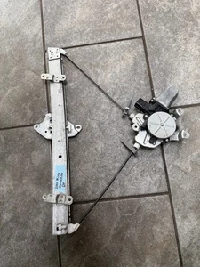 2006 Mitsubishi Outlander Driver Front Window Regulator With Motor - Picture 1 of 3