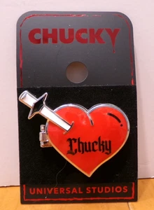 HALLOWEEN HORROR NÄCHTE EXKLUSIV UNIVERSAL STUDIOS CHUCKY & TIFFANY MEDAILLON ANSTECKNADEL - Bild 1 von 7
