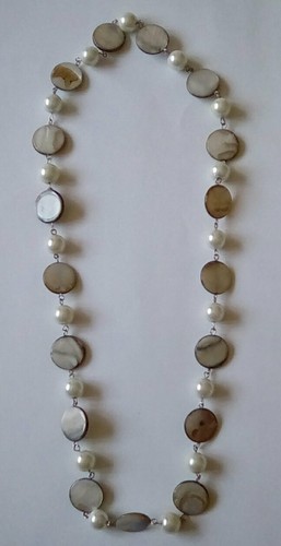 OFF WHITE Bellissima collana design marmo color perla bianco sporco 70 cm circa