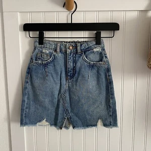 Zara Girls Denim Distressed Above Knee Skirt with Adjustable Waist 6 Years NWT - Picture 1 of 4