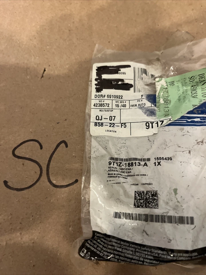 Base de antena de radio Ford Transit Connect 9T1Z18813A OEM NUEVO Foto 1 de 1