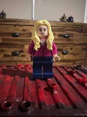 Lego Big Bang Theory 21302 Penny Mini Figura Solo  Foto 1 de 4