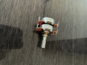 Vintage Marantz 18 / Marantz 22 receiver volume pot. - Picture 1 of 1