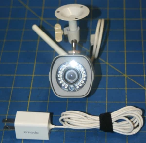Zmodo HD Indoor/Outdoor Home Security Camera MODEL: ZP-IBH15-W - Picture 1 of 13