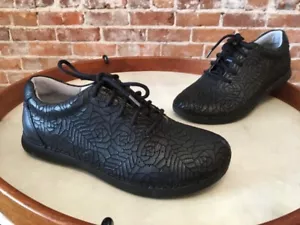 Alegria Black Floral Emboss Leather Essence Lace-up Sneakers 40 10 NEW - Picture 1 of 3