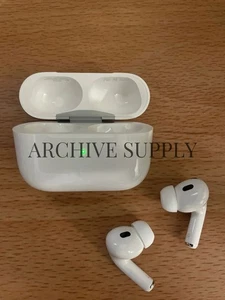 Airpods Pro 2ème génération avec étui de charge sans fil (USB-C) - Photo 1 sur 7