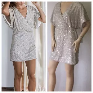 NUEVO VESTIDO SAYLOR Plateado Lentejuelas Suplice (Talla M) - Precio de venta sugerido por el fabricante $275 - Imagen 1 de 12