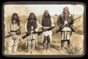 ¡LOS MEJORES SIGNOS DEL MUNDO! LETRERO METÁLICO GERONIMO 8"X12" APACHE WARRIORS HECHO EN EE. UU. - Imagen 1 de 2