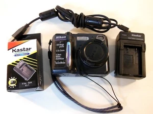 Used Nikon COOLPIX E 880 Digital Camera with Charger and Cord, needs battery - Picture 1 of 16