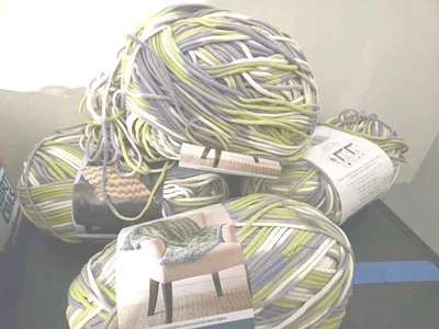 Rare Find Yarn Lot 4 skeins Bernat Home Dec Lilac Fence 8.8oz ea Soft Chunky - Image 1 of 4