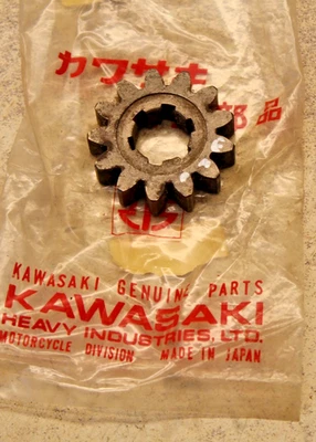 KAWASAKI KD125 KE125 KS125 KX 125 74-83 EJE DE TRANSMISIÓN SEGUNDA MARCHA OEM NOS 13130-036 Foto 1 de 4