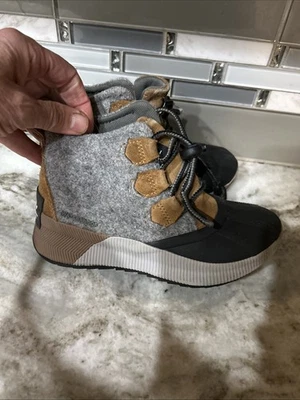 Sorel Youth Out N About Classic Camel Brown  Winter Snow Ankle Boots Unisex Sz 1 - Image 1 of 4