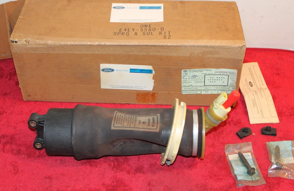 1984-92 Lincoln Mark VII Coupe 84-87 Continental NOS REAR AIR SPRING & SOLENOID - Image 1 of 4