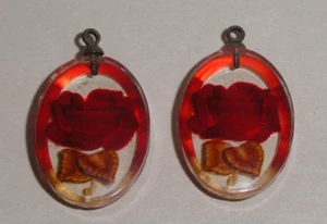 2 Vintage Pendant Parts ~ Roses Encased in Lucite ~ Red w/Gold Leaves - Picture 1 of 3
