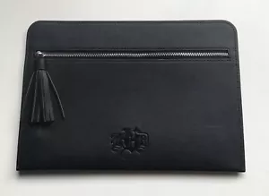 Bolso de maquillaje de cuero vegano con monograma Kat Von D NUEVO Y AUTÉNTICO - Imagen 1 de 5