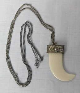 Collar de dientes de sable 20 pulgadas joyería destacada GT 2 pulgadas lucita sintética (tx) - Imagen 1 de 6