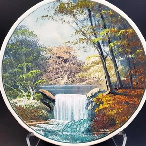 Placa de cerámica de pintura al óleo Fox Run Craftsmen 8,5" cascada firmada 1975 DE COLECCIÓN - Imagen 1 de 6