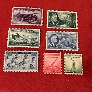 1940s Era Vintage U.S. Postage Stamp Lot (7) All Unused - EX Condition - Picture 1 of 2