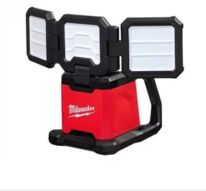 Milwaukee 2368-20 M18 ROVER Dual Power Triple-Panel Flood & Area Light - Picture 1 of 1