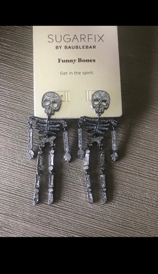 SUGARFIX BAUBLEBAR NEGRO Metal Brillo Divertidos Huesos Esqueletos Pendientes NUEVO CON ETIQUETAS RARO Foto 1 de 1