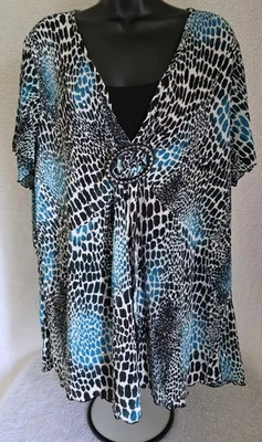 Essentials Womens Shirt Top Blouse Size 3X Short Sleeve V Neck - Image 1 of 4