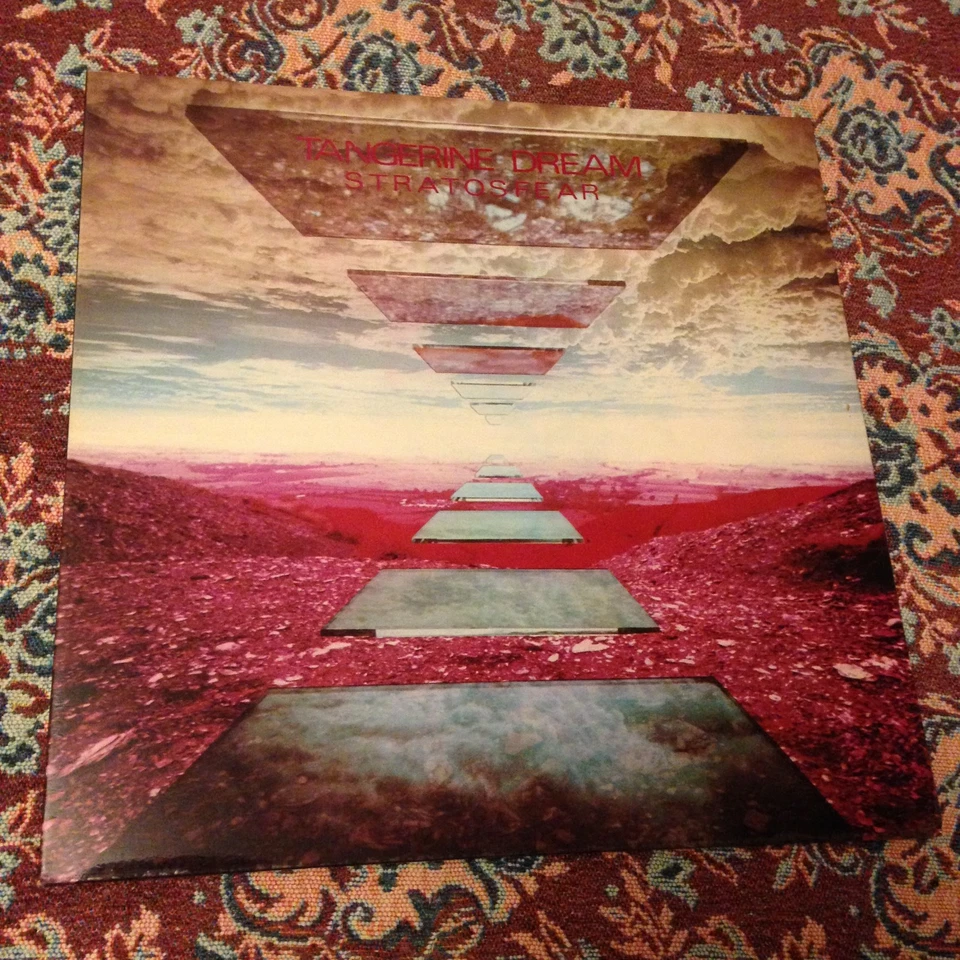 TANGERINE DREAM - STRATOSFEAR - UK VIRGIN RECORDS 1976 - AMBIENT, KRAUT ROCK LP - Image 1 of 4