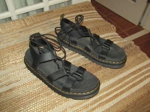 Dr Martens Womens sz 10 UK 8 Nartilla Lace-up Platform Black Leather Sandals - Picture 1 of 9