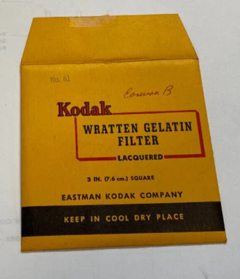 KODAK WRATTEN GELATIN FILTER NO. 61 3" /7.6cm Square opened - Image 1 of 2