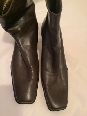 EXCELLENT CONDITION Stuart Weitzman Brown Leather Ankle Boots - 7 AA - Image 1 of 4