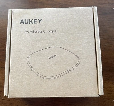 Aukey LC-C5 USB C 5W Qi Wireless Charging Pad - Image 1 of 4