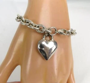 Silberfarbenes Gliederarmband mit Herz Charm 7,5" L Valentinstag Geschenk Schmuck - Bild 1 von 6