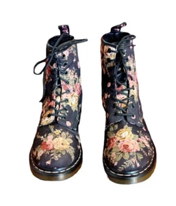 DR MARTENS VICTORIAN FLOWERS FLORAL CANVAS COMBAT BOOTS 11821. EU 39 - Picture 1 of 9