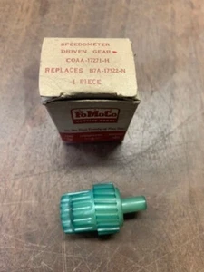 1961-1964 FORD TRUCK GREEN 21 TOOTH SPEEDO GEAR # C0AA-17271-H NOS - Picture 1 of 2