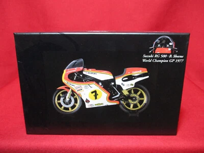 Barry Sheene Suzuki RG500 WORLD CHAMPION 1977 MotoGP Racing Bike GP  1/12 Scale - Image 1 of 4